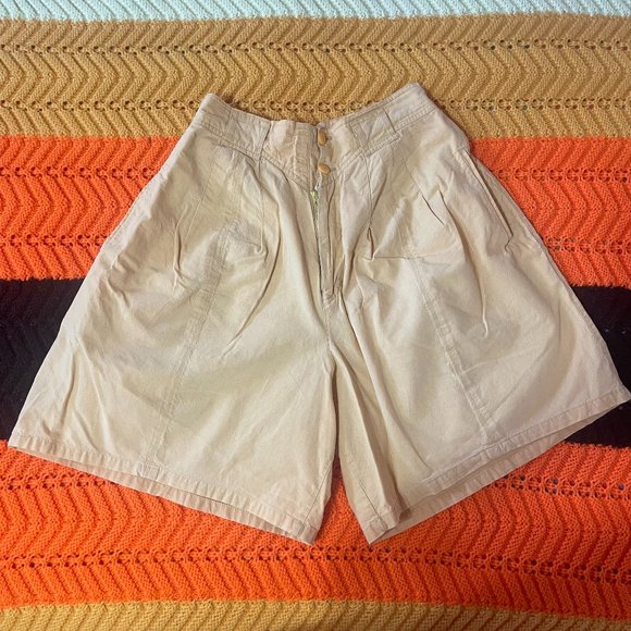 1980s Yellow high rise mom Mom shorts! - Picture 6 of 12